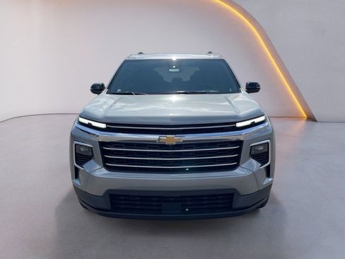 New 2026 Chevrolet Traverse LT w/ Driver Confidence Package image 2