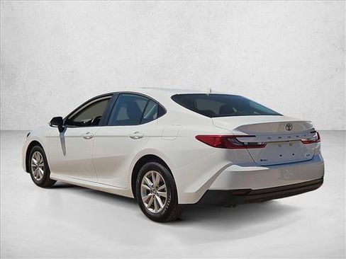 Used 2025 Toyota Camry LE FWD image 8