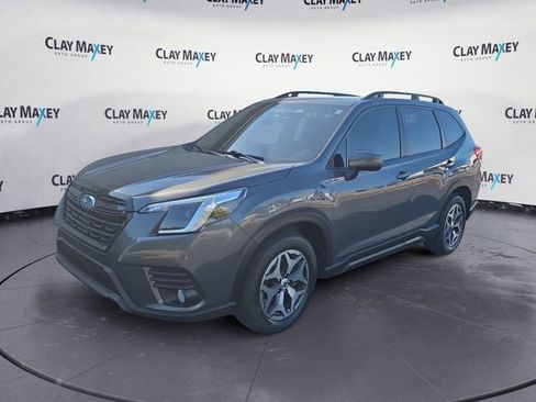Used 2022 Subaru Forester Premium AWD/4WD image 1