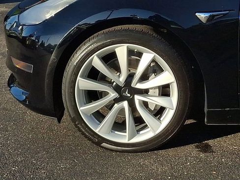 Used 2020 Tesla Model 3 Standard Range Plus RWD image 8
