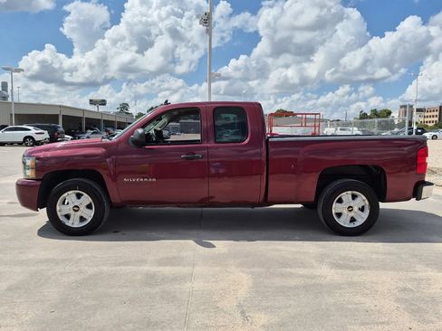 Used 2013 Chevrolet Silverado 1500 W/T RWD image 3