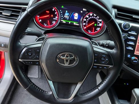 Used 2019 Toyota Camry XSE FWD image 12