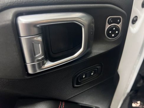 Used 2020 Jeep Gladiator Rubicon AWD/4WD image 12