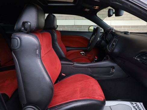 Used 2019 Dodge Challenger R/T Scat Pack w/ Plus Package RWD image 27