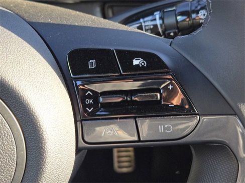 New 2025 Hyundai Elantra SEL image 20