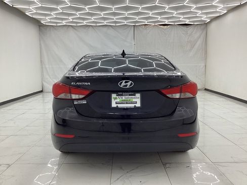 Used 2014 Hyundai Elantra SE image 7
