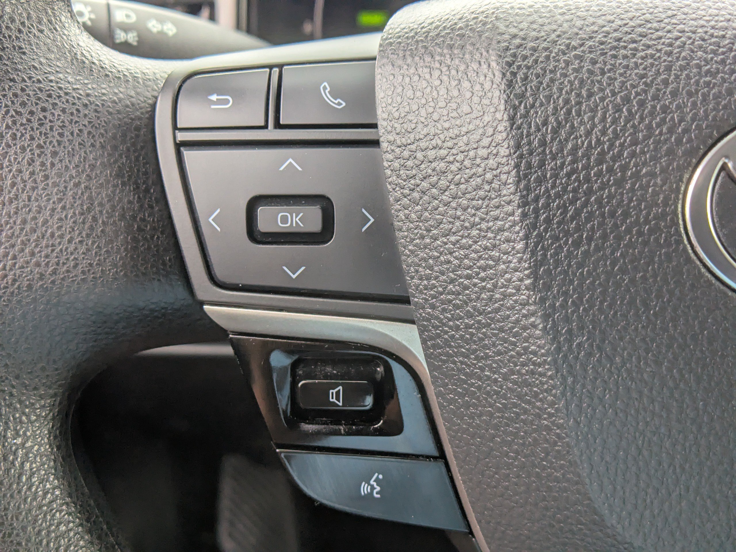 Used 2025 Toyota Camry LE FWD image 23