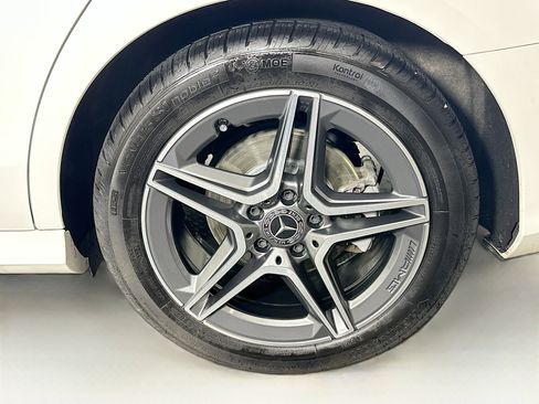 Used 2021 Mercedes-Benz E 350 4MATIC Sedan image 11