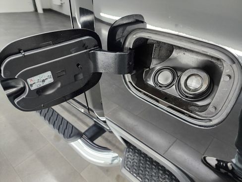 Used 2023 GMC Sierra 2500 SLE w/ SLE Convenience Package image 30