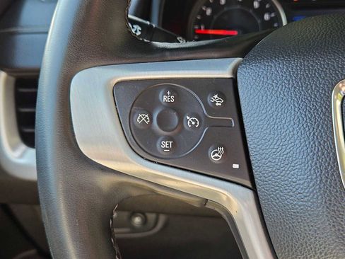 Used 2024 GMC Terrain SLT image 25