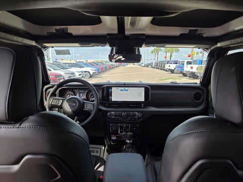 New 2026 Jeep Wrangler Unlimited Rubicon AWD/4WD image 24
