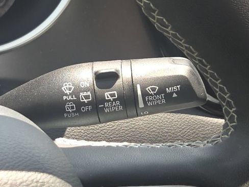 Used 2023 Chrysler Pacifica Touring-L FWD image 44