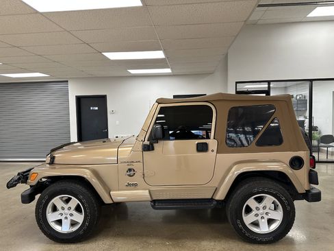 Used 1999 Jeep Wrangler Sahara image 4