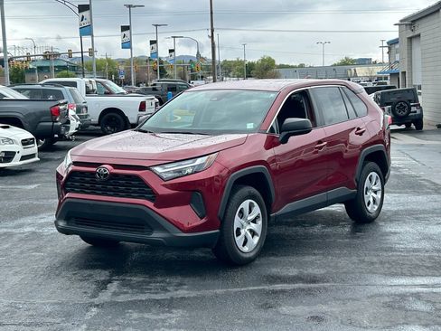 Used 2024 Toyota RAV4 LE AWD/4WD image 9