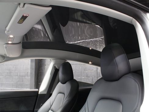 Used 2022 Tesla Model Y Performance AWD/4WD image 20