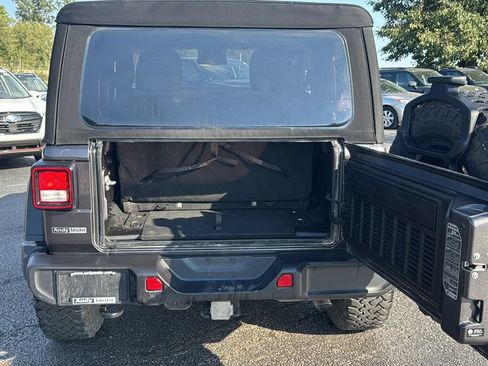Used 2024 Jeep Wrangler Sport AWD/4WD image 9