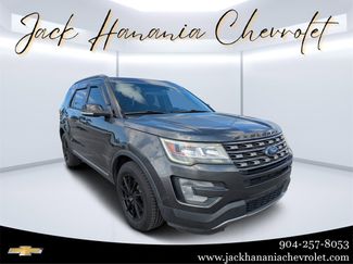 Used 2017 Ford Explorer XLT image 1