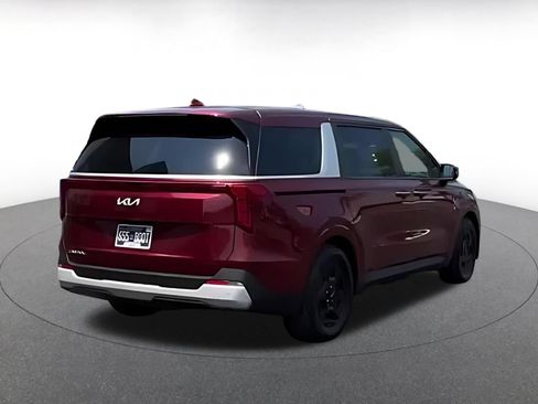 Used 2026 Kia Carnival FWD image 11