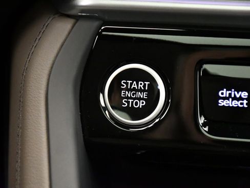 Used 2025 Audi Q5 Premium w/ Convenience Package image 28