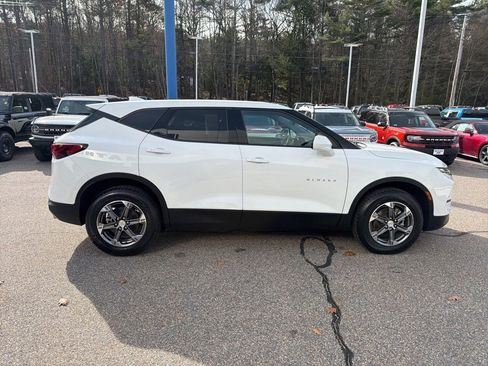 Used 2023 Chevrolet Blazer LT w/ Driver Confidence Package image 6