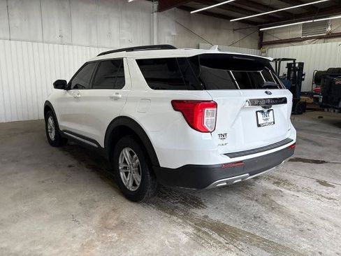 Certified 2021 Ford Explorer XLT w/ Equipment Group 202A AWD/4WD image 5
