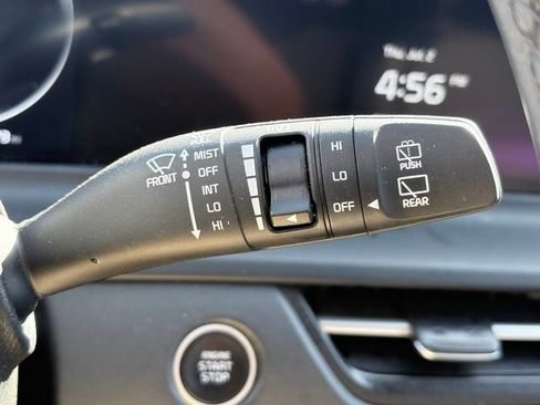 Used 2024 Kia Seltos EX FWD image 16