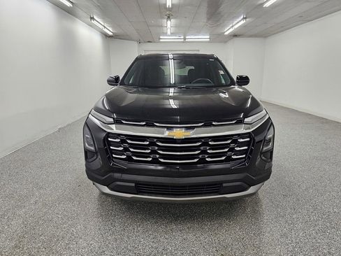 Used 2025 Chevrolet Equinox LT FWD image 2