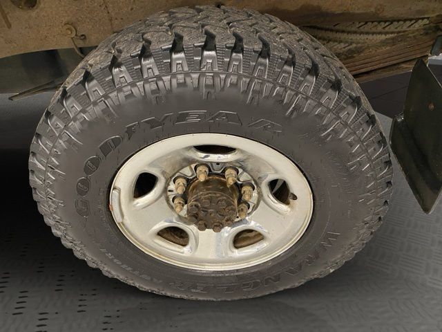 Used 2004 Chevrolet Silverado 2500 LS AWD/4WD image 38