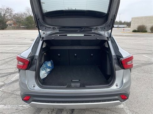 Used 2024 Chevrolet Trax LT w/ Driver Confidence Package image 16