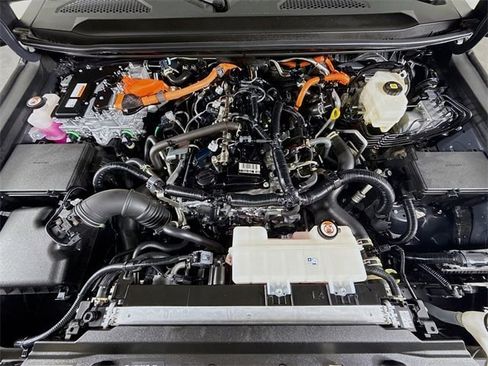 Certified 2024 Toyota Land Cruiser image 29