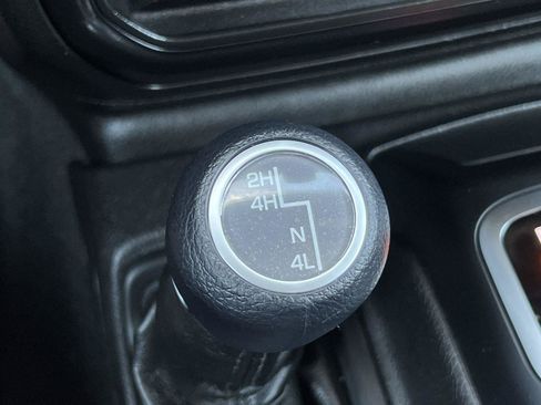 Used 2022 Jeep Wrangler Sport AWD/4WD image 31