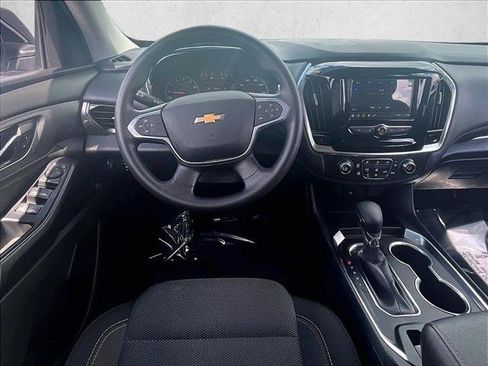 Used 2021 Chevrolet Traverse LS FWD image 7