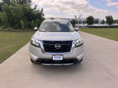 Used 2024 Nissan Pathfinder Platinum w/ Cargo Package AWD/4WD image 7