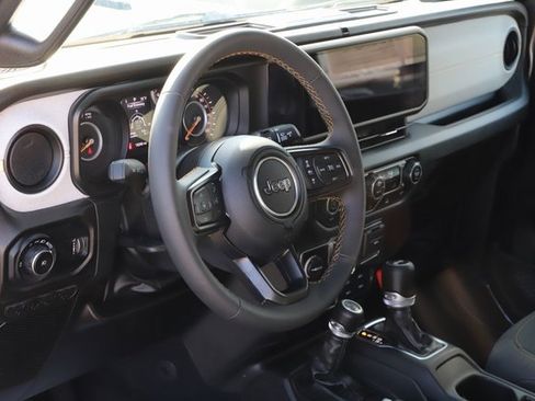 Used 2024 Jeep Wrangler Willys image 8