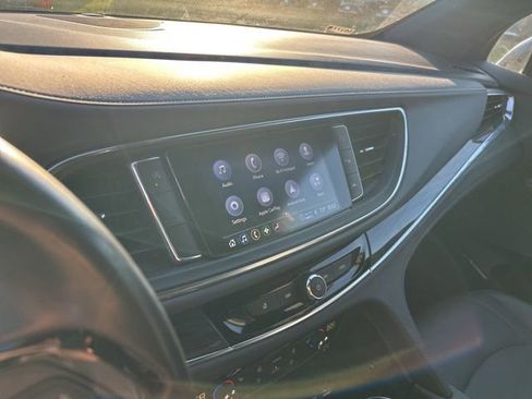 Used 2023 Buick Enclave Essence FWD image 8