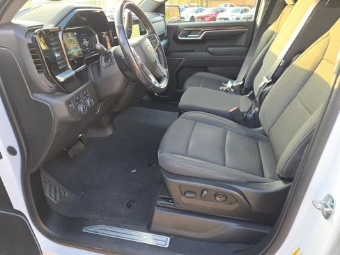 Used 2022 Chevrolet Silverado 1500 LT AWD/4WD image 23