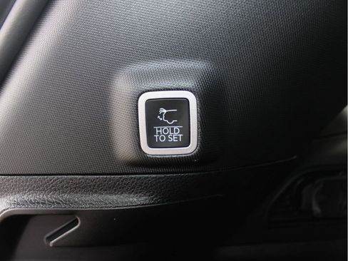 New 2025 Jeep Grand Cherokee Laredo X w/ Luxury Tech Group I image 30