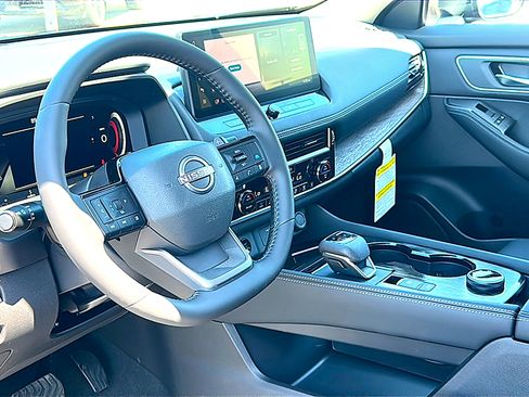 New 2026 Nissan Rogue Platinum w/ Platinum Premium Package AWD/4WD image 9