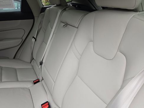 Certified 2023 Volvo XC60 B5 Plus w/ Protection Package Premier image 14