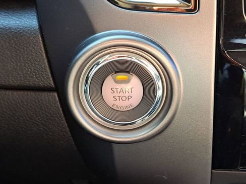 Used 2017 Nissan Titan Platinum Reserve image 28