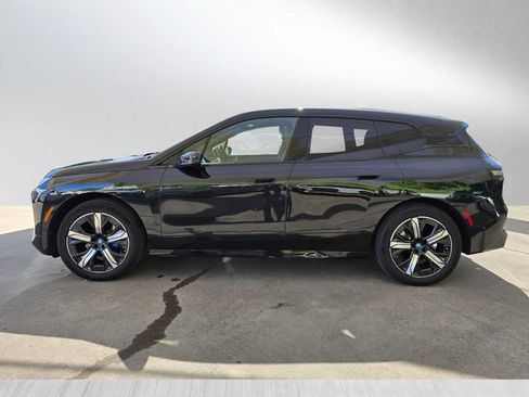 Used 2023 BMW iX xDrive50 w/ Sport Package AWD/4WD image 6