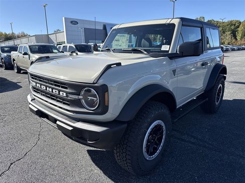 New 2025 Ford Bronco 2-Door w/ Sasquatch Package image 3