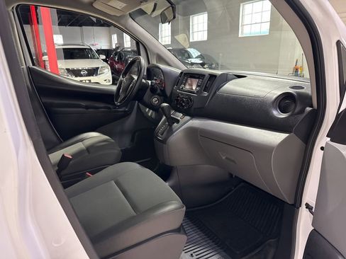 Used 2019 Nissan NV200 S image 36