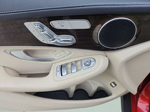 Used 2022 Mercedes-Benz GLC 300 4MATIC image 21