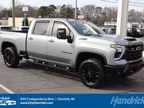 Used 2025 Chevrolet Silverado 2500 LT w/ Trail Boss Package image 1