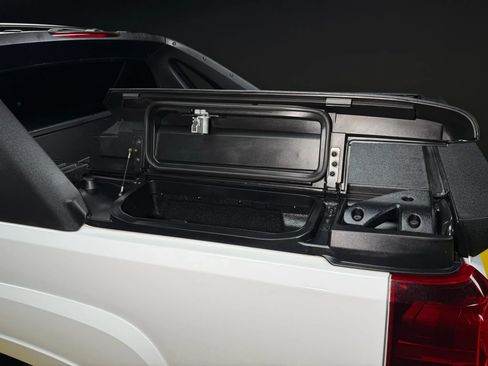 Used 2011 Chevrolet Avalanche LT w/ Suspension Package, Off-Road AWD/4WD image 26