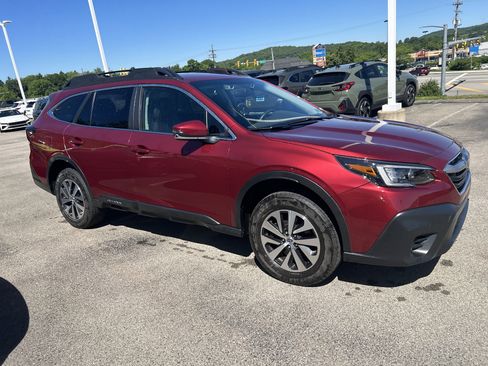 Used 2022 Subaru Outback Premium AWD/4WD image 2
