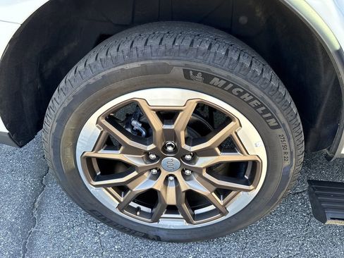 Used 2025 Ford Expedition King Ranch AWD/4WD image 17