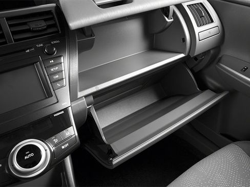 Used 2014 Toyota Prius V Three image 15