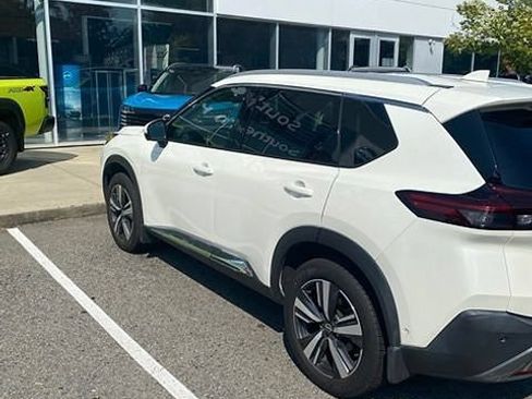 Used 2022 Nissan Rogue SL w/ SL Premium Package FWD image 2